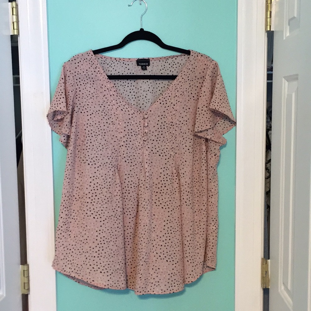 XL TORRID PINK FLOWY POLKA DOT TOP